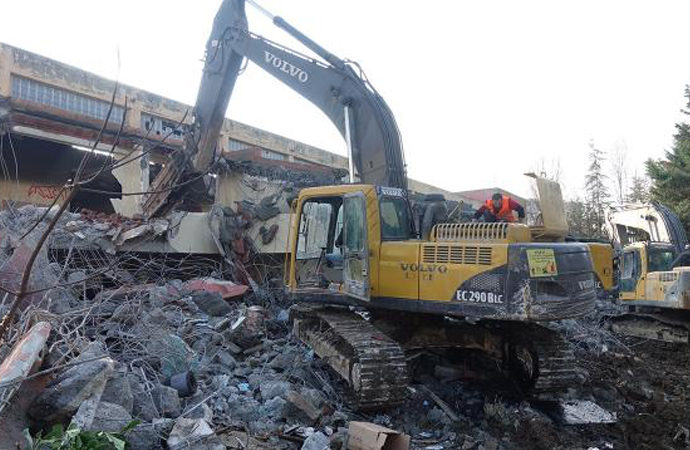 İçişleri Bakanlığı yaklaşık 70 bin metruk binayı yıktırdı