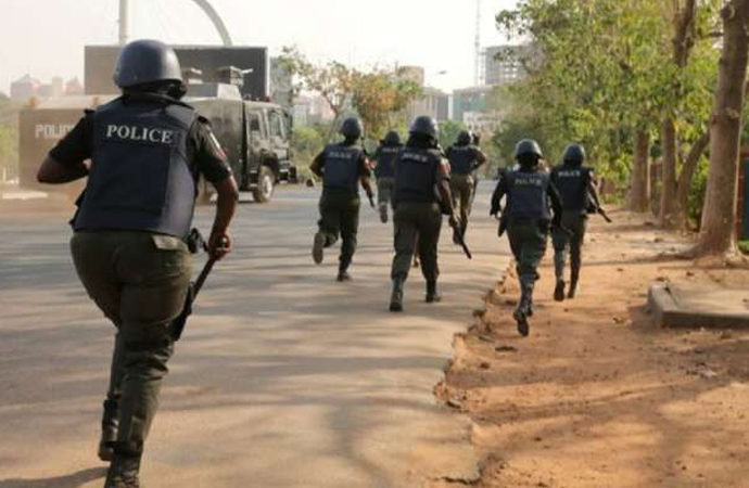 Nijerya’da bir camiye sabah namazında silahlı saldırı
