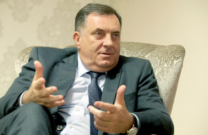 Bosnalı Sırp Dodik, tehditlerini açıktan dile getiriyor