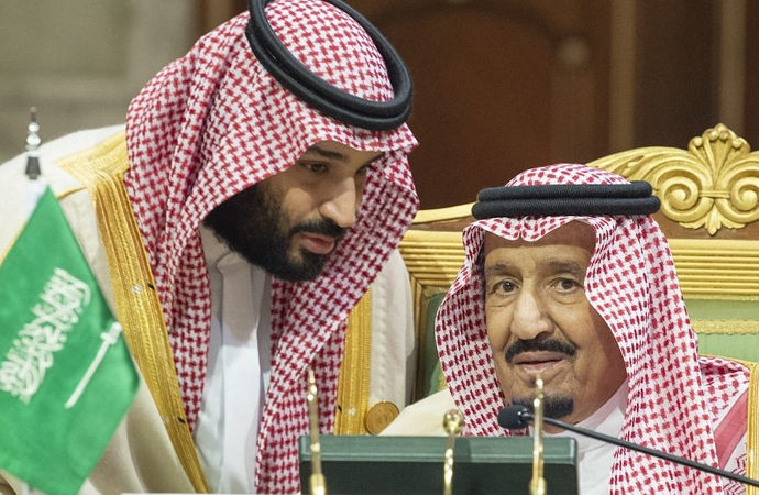 Suudi Arabistan geleneksel politikasına geri mi dönüyor?