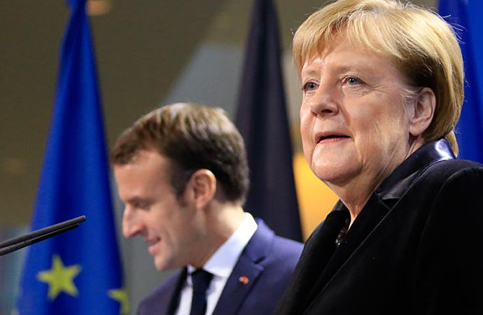 Fransa’dan Merkel’e onur nişanı