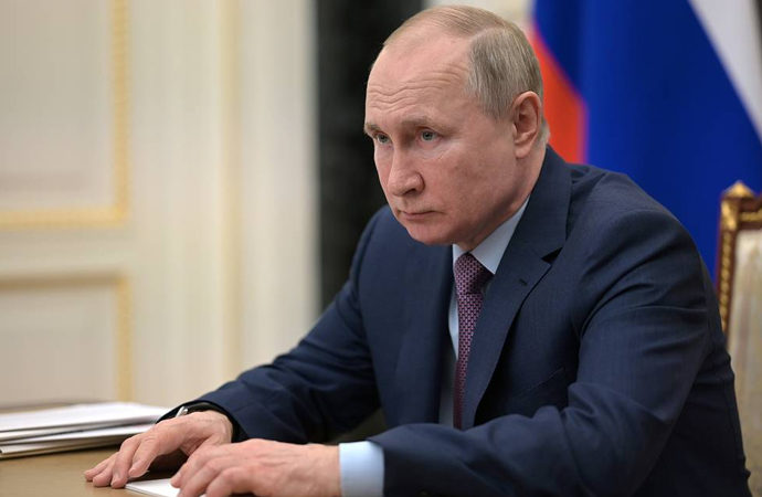Putin: Batı, kırmızı çizgilerimizi hafife alıyor