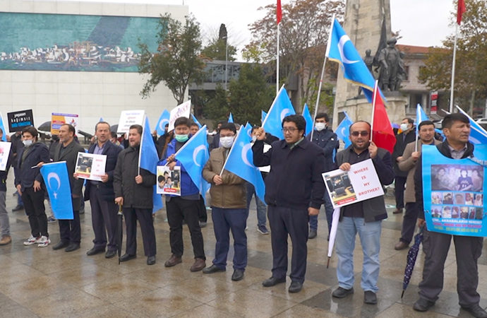Çin’in başkanlık adaylığını Uygurlar protesto etti