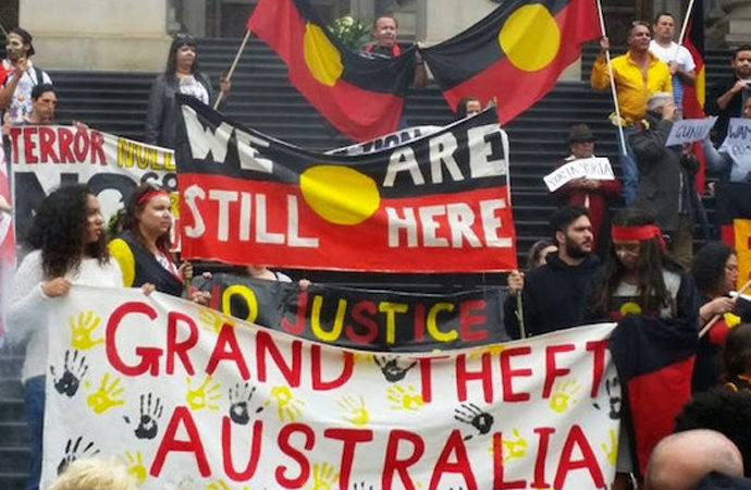 Yerli halka ayrımcılık yapan Avusturalya sembolik tazminat ödeyecek