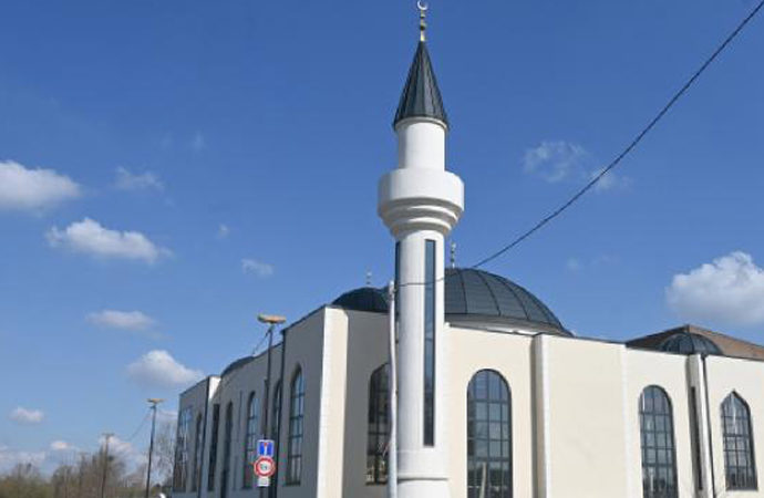 Fransa, Bilal camiini iki gün içinde kapatacak