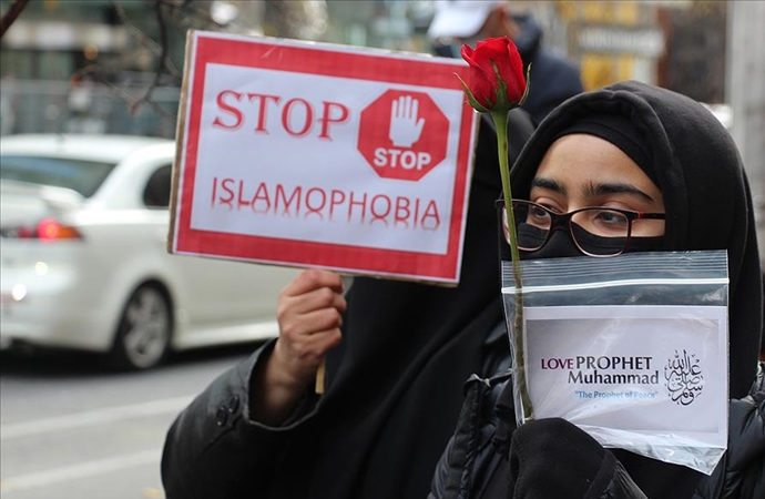 İslam karşıtlığı özellikle sosyal medyada yayıldı