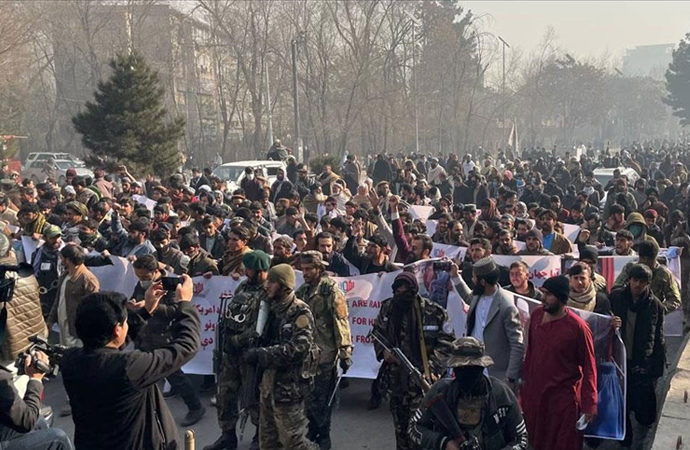 Kabil’de ABD karşıtı protesto gösterisi düzenlendi: Rezervlerin serbest bırakılması istendi