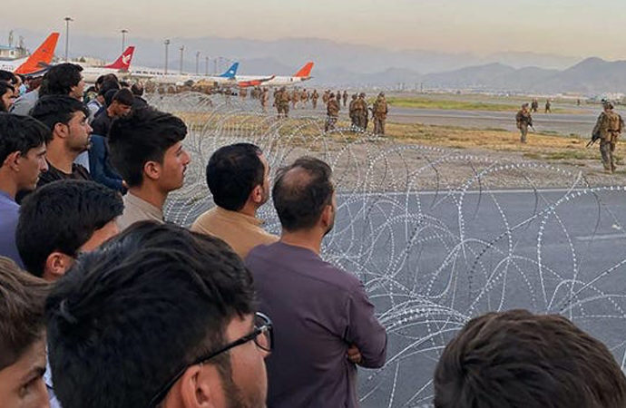 100 binden fazla Afgan ABD’ye götürüldü