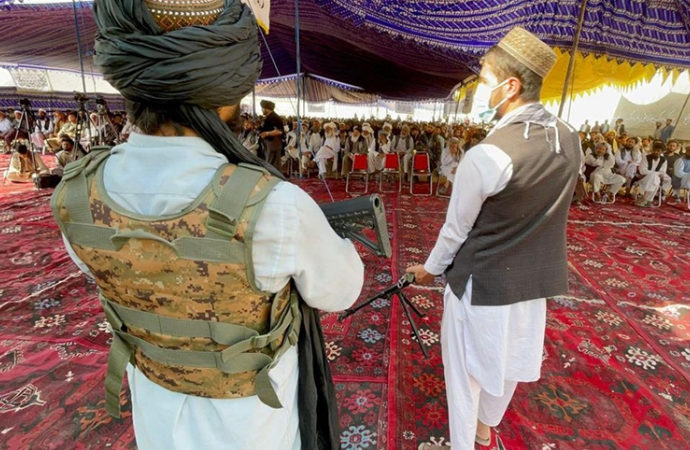 Taliban 2 bine yakın üyesinin görevine son verdi