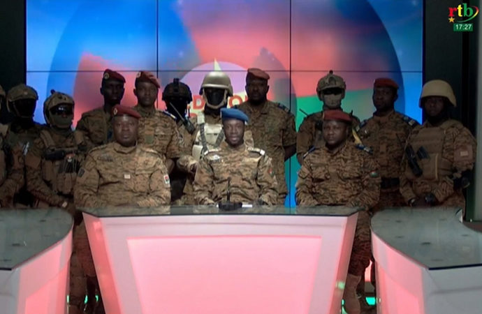Burkina Faso’da yönetime askeri darbe yapıldı