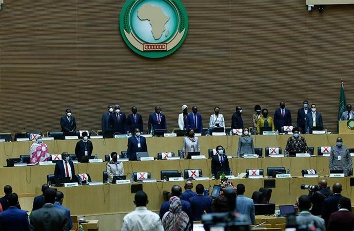 Afrika Birliği, İsrail’in üyeliğini iptal edemedi, askıya aldı