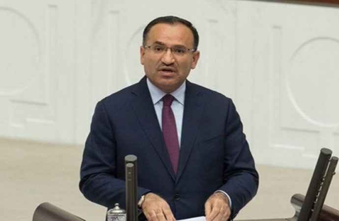 Yeni Adalet Bakanı Bozdağ mecliste yemin etti