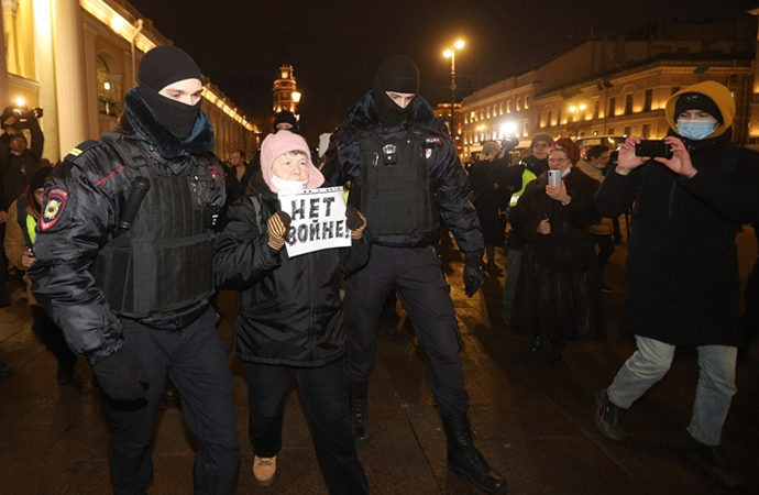 Rusya’da binden fazla kişi gözaltına alındı