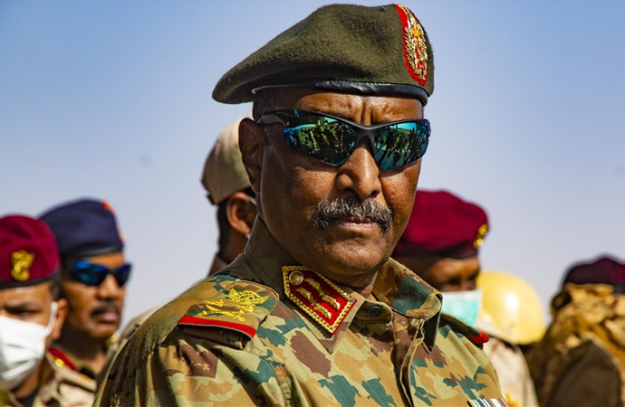 Sudan ordusundan ‘demokrasi’ övgüsü!