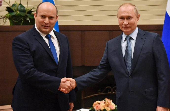 İsrail Başbakanı Moskova’da Putin’le görüştü