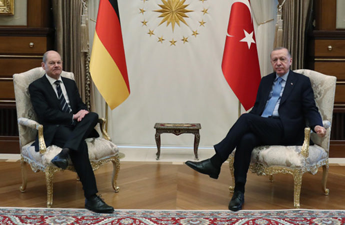 Scholz: Türkiye’nin İsrail ve Yunanistan’la ilişkilerini memnuniyetle karşılıyoruz