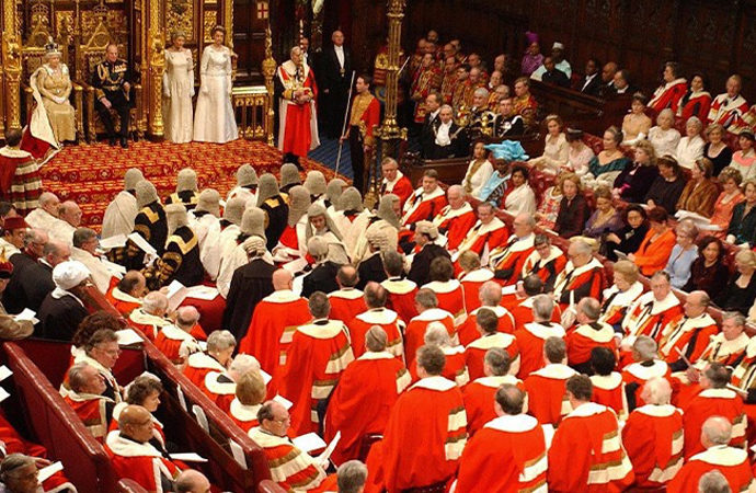 İngiltere Lordlar meclisi “mülteci karşıtı yasa tasarısını” onayladı