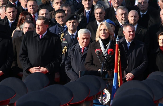 Sırp Başbakan, yaptırım kararlarına tepki gösterdi