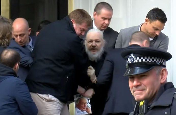 Assange’ın iadesine karşı İngilizlerden ABD’li Bakana mektup