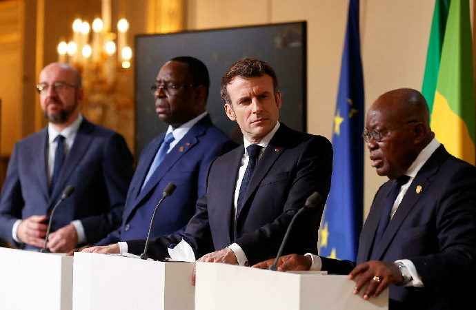 Macron’un Afrika’daki agresif politikaları ters tepti!