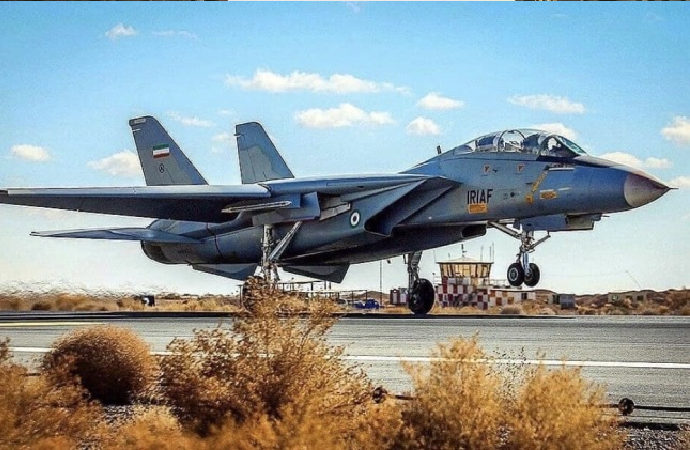 İran’da F-14 savaş uçağı teknik arıza sonucu düştü