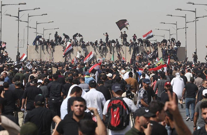 Bağdat’ta Sadr destekçileri yeniden Yeşil Bölge’de
