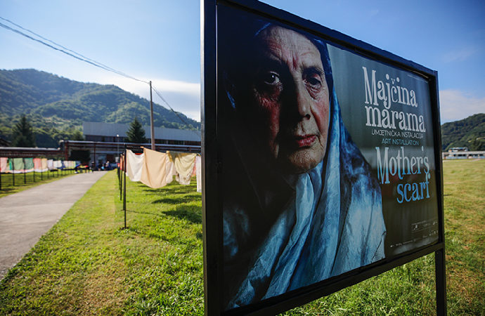 Srebrenitsa’da ‘Bir Annenin Eşarbı’ sergisi