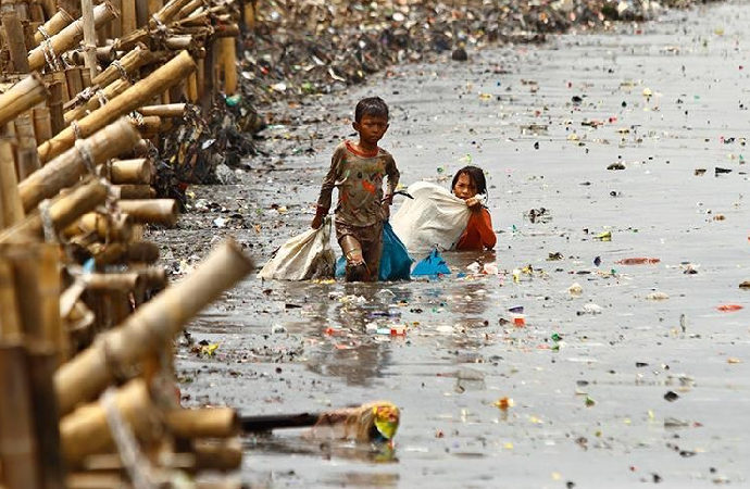 Hindistan, tek kullanımlık plastiğe yasak getirdi