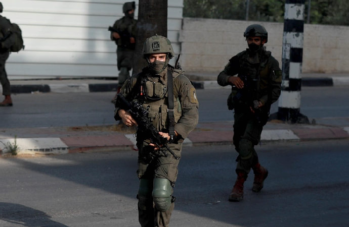 İsrail askerleri Filistinlilere ateş açtı
