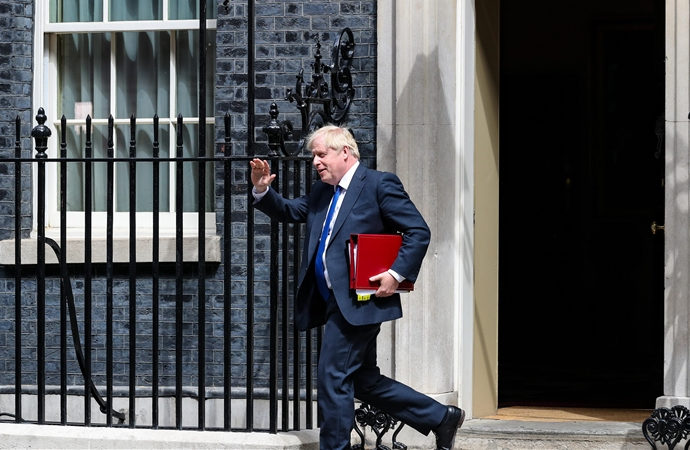 Boris Johnson’ı istifaya götüren süreç