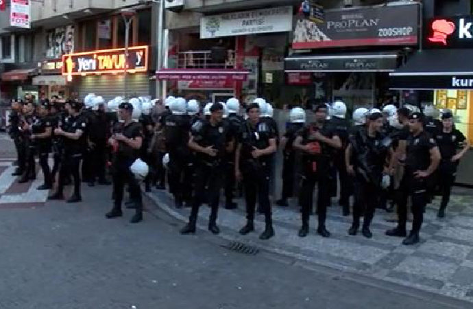 Kadıköy’deki eylemde 106 gösterici gözaltına alındı