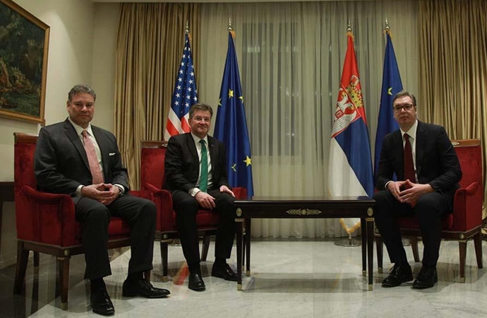 ABD ve AB temsilcileri ile Sırp lider arasında saatler süren görüşme