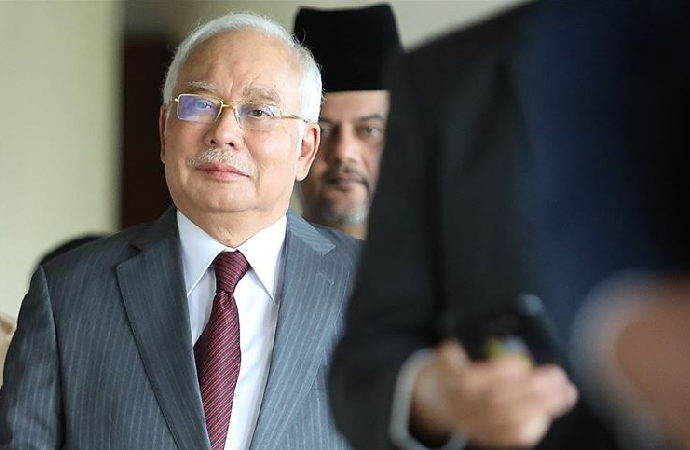 Malezya eski başbakanı cezaevine gönderildi