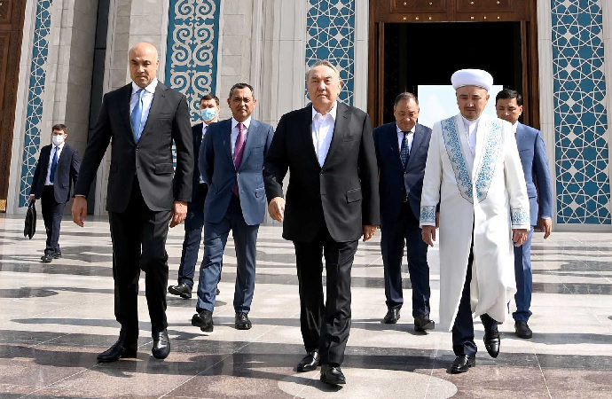 Kazakistan’da ‘Nur Sultan’ camisi açıldı