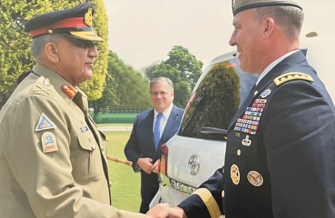 Pakistanlı ve Amerikalı orgeneraller bir araya geldi