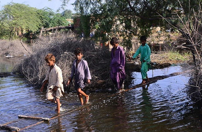 Pakistan’da muson yağmurları nedeniyle can kaybı artmaya devam ediyor