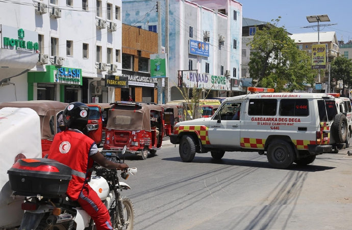 Somali’de eş-Şebbab’dan otel saldırısı