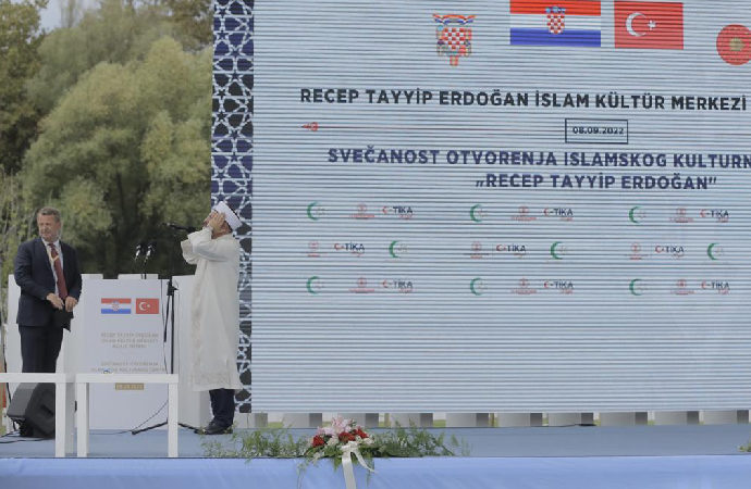 Ali Erbaş Hırvatistan’da: Her türlü zararlı akımla mücadele etmeliyiz