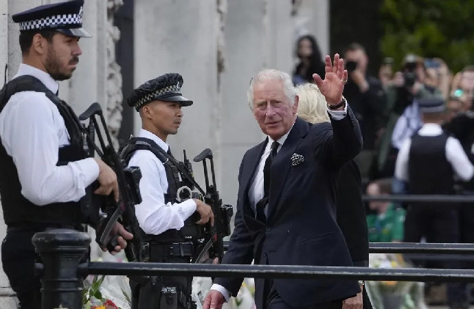 Avrupa’da halen 12 krallık ve bu krallıklar arasında akrabalık ilişkisi var