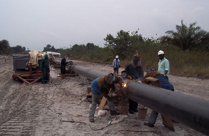 Petrol ve doğalgaz zengini, fakir ülke Nijerya’da hırsızlık ve sabotaj sorunu