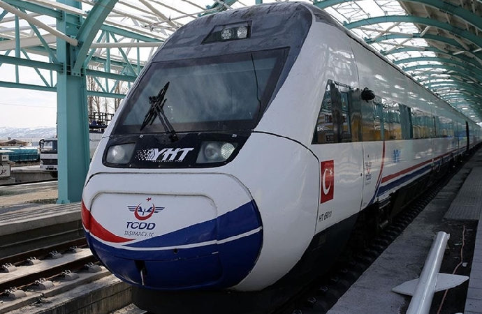 Eskişehir-İstanbul arasına ilk YHT tren seferi