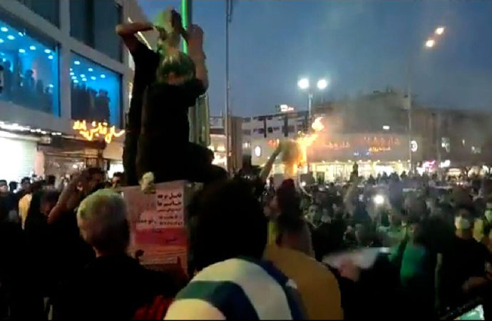 İran’da protestolar 15’ten fazla kente yayıldı