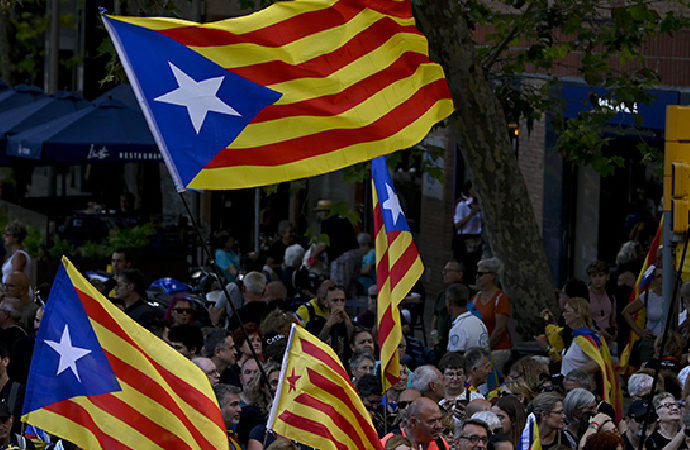 Katalonya’da bağımsızlık yanlıları ikiye bölündü