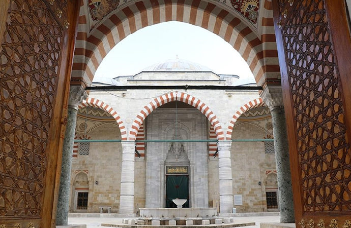Asırlık camiler Edirne’ye değer katıyor