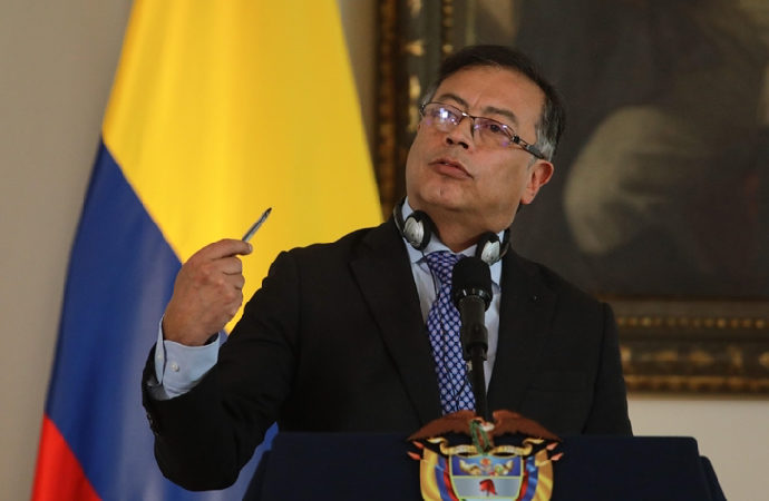 Kolombiya: ABD tüm dünya ekonomilerini “altüst” etti, sadece kendilerini koruyorlar