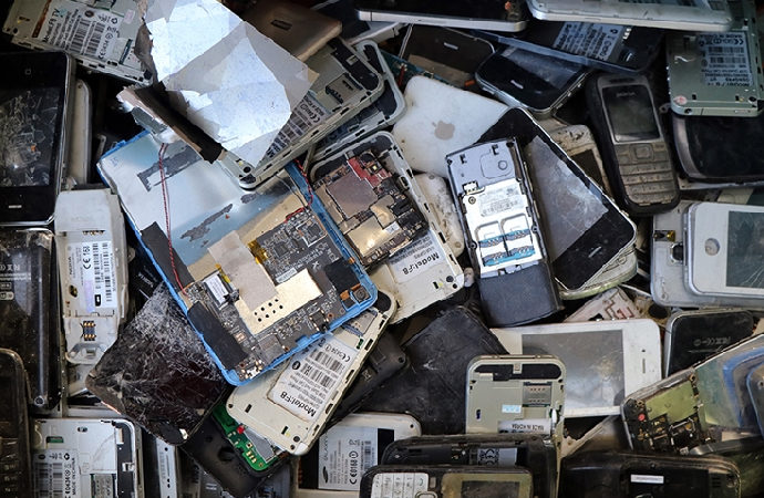 5,3 milyar cep telefonunun çöpe atılacağı tahmin ediliyor