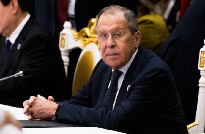 Lavrov: ABD ve AB, kağıt üzerinde verdiği vaatleri tutsun