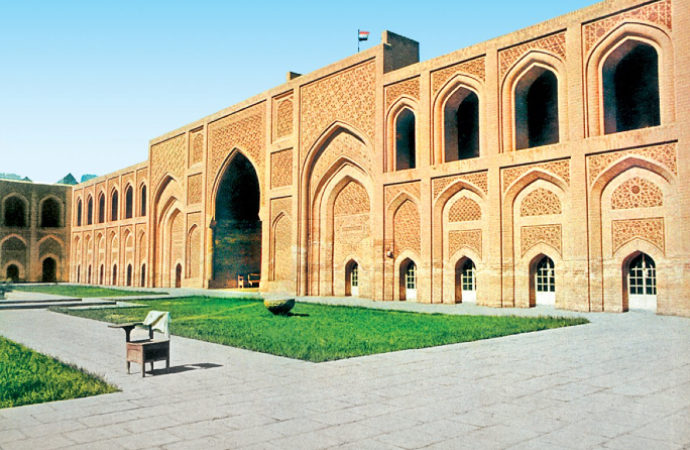 İslam dünyasının ilk üniversitesi sayılan Müstansıriyye Medresesi bugün metruk halde