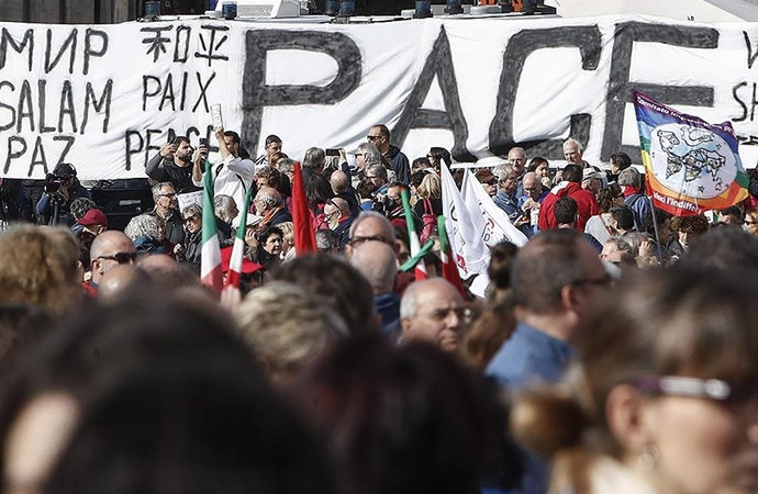 Aşırı sağcıların iktidara geldiği İtalya’da büyük yürüyüş