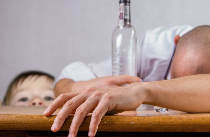Prof. Dr. Varol: Alkolü çok az tükettim bana zararı yok düşüncesi yanlış